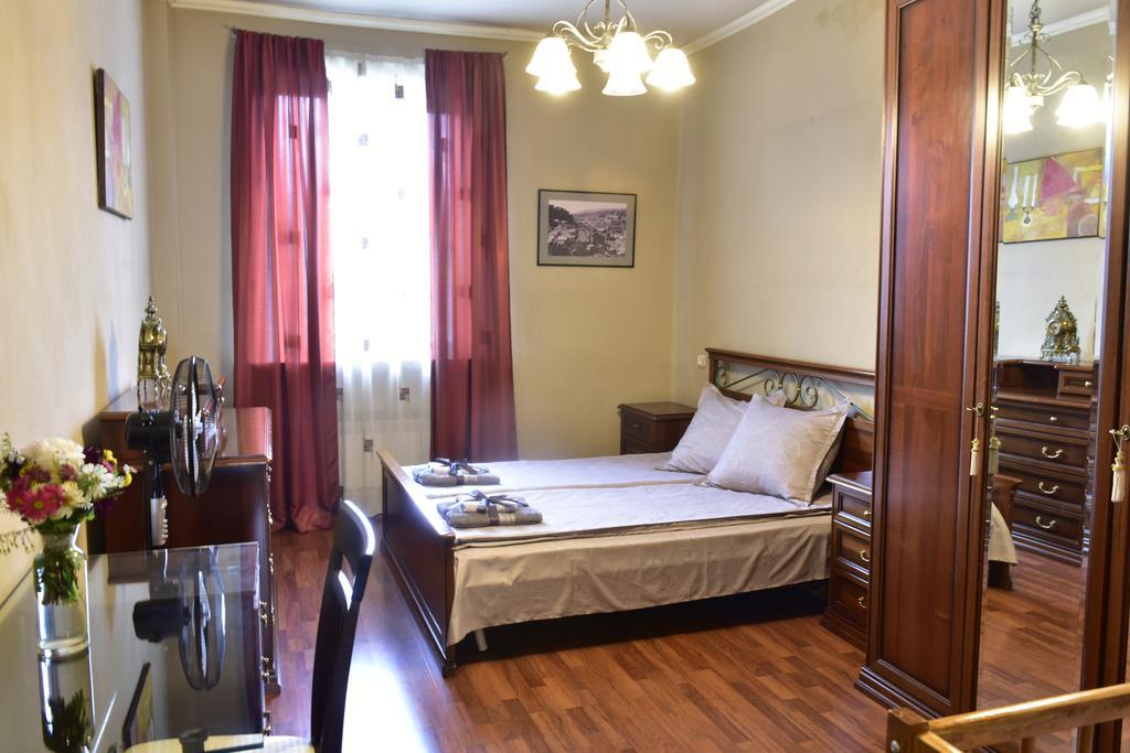 Tbilisi Art Apartment ภายนอก รูปภาพ