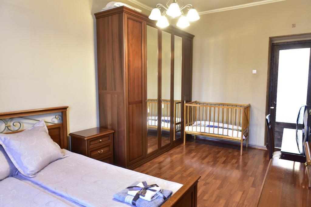 Tbilisi Art Apartment ภายนอก รูปภาพ