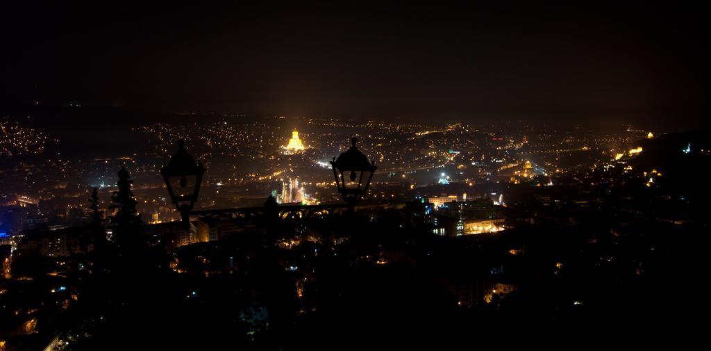 Tbilisi Art Apartment ภายนอก รูปภาพ